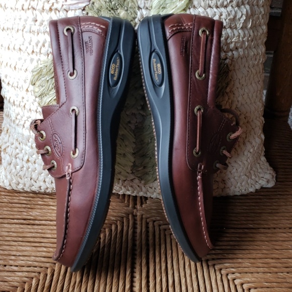 ecco deck shoes